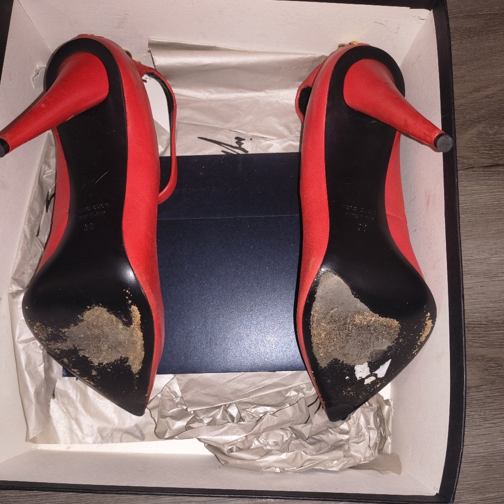 Giuseppe Zanotti Vibrant Red Heels - Picture 4 of 4